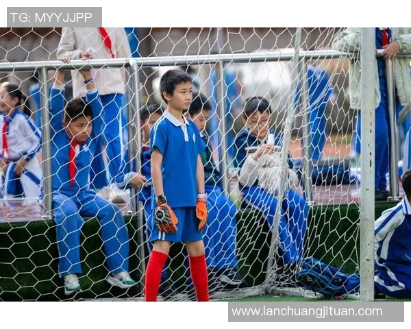 深圳足球队的节奏体系解析与战术创新探讨 深圳足球队的节奏体系解析与战术创新探讨