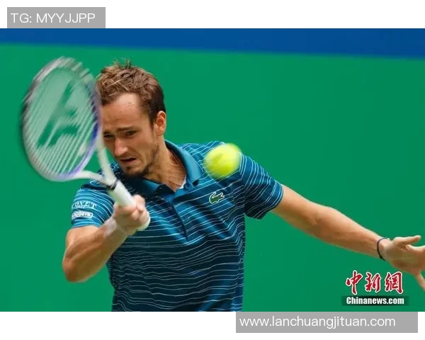 南京网球队在大师赛中的默契配合与战术分析